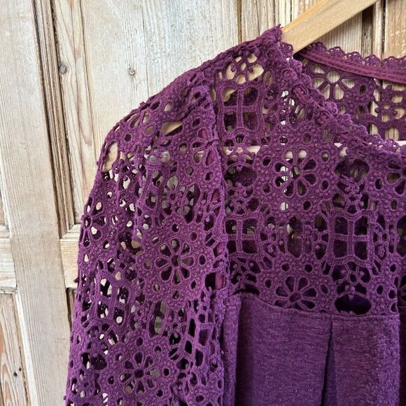 Eri+Ali Medium Shirt‎ Maroon Red Floral 3/4 Sleeve Lace Crewneck Button Anthro - Picture 3 of 10